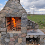 Usługi kamieniarstwa artystycznego Szczytno Oferujemy usługi z kamienia polnego, łupanego i ciętego. Wykonujemy takie usługi jak wjazdy, tarasy, ogrodznia, zabudowa ziemianek, fundamenty itp.