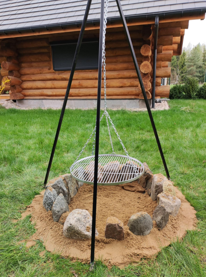 Usługi kamieniarstwa artystycznego Szczytno Oferujemy usługi z kamienia polnego, łupanego i ciętego. Wykonujemy takie usługi jak wjazdy, tarasy, ogrodznia, zabudowa ziemianek, fundamenty itp.