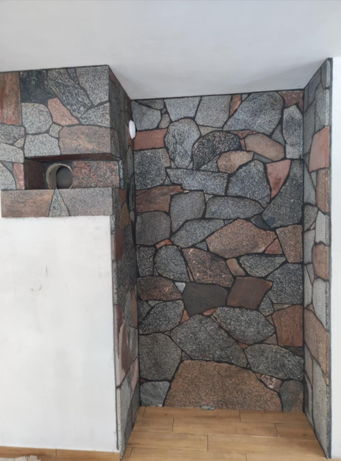 Usługi kamieniarstwa artystycznego Szczytno Oferujemy usługi z kamienia polnego, łupanego i ciętego. Wykonujemy takie usługi jak wjazdy, tarasy, ogrodznia, zabudowa ziemianek, fundamenty itp.