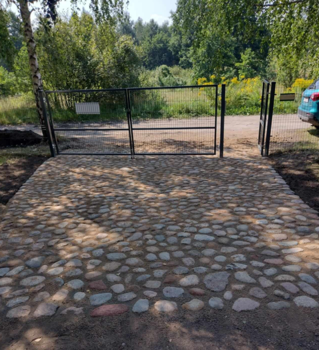 Usługi kamieniarstwa artystycznego Szczytno Oferujemy usługi z kamienia polnego, łupanego i ciętego. Wykonujemy takie usługi jak wjazdy, tarasy, ogrodznia, zabudowa ziemianek, fundamenty itp. Kamieniarstwo Szczytno